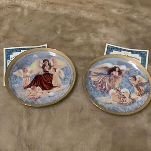 Set of 2 the Bradford exchange angel plates by Dona Gelsinger